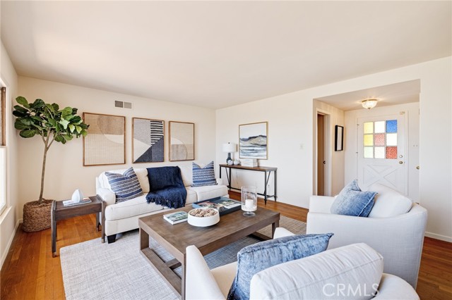 4501 Paseo De Las Tortugas, Torrance CA: https://media.crmls.org/medias/86540b65-1e40-40c8-8fbe-86ea7ec5c03a.jpg