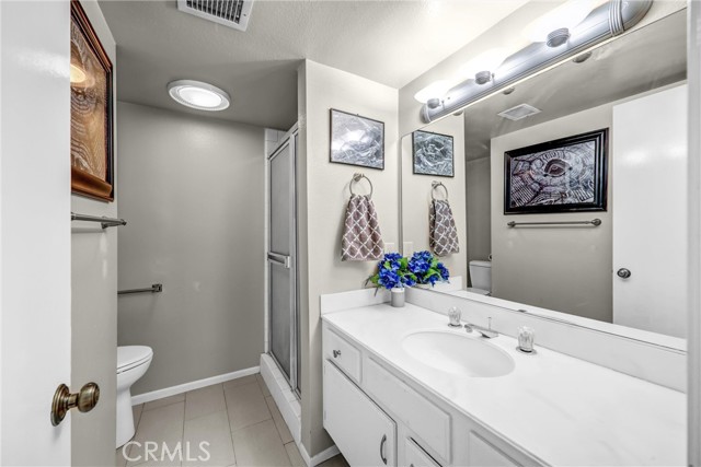 Detail Gallery Image 20 of 35 For 984 W Riverside Dr, Burbank,  CA 91506 - 3 Beds | 3 Baths