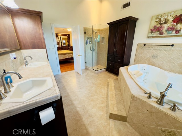 14542 Los Robles Avenue, Hacienda Heights CA: https://media.crmls.org/medias/86547ded-a8b8-45c2-98f1-df62b7c69806.jpg