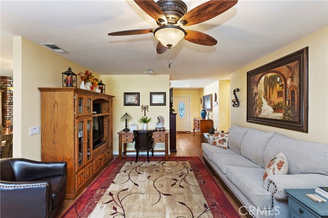Detail Gallery Image 12 of 44 For 5065 Eclipse Ave, Jurupa Valley,  CA 91752 - 3 Beds | 2 Baths