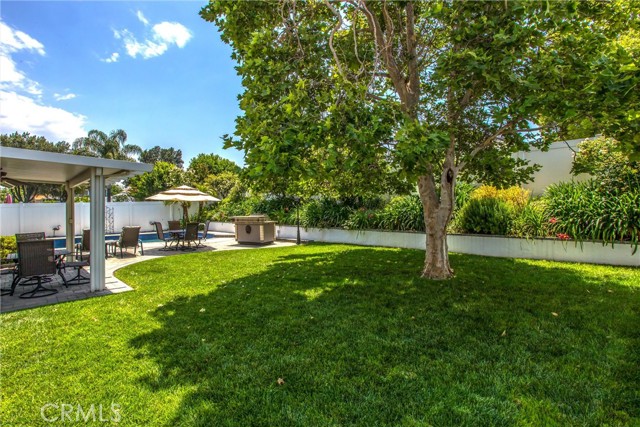 100 Waters Court, Redlands CA: https://media.crmls.org/medias/86555fa6-da34-4d5e-a625-37d61c86569b.jpg