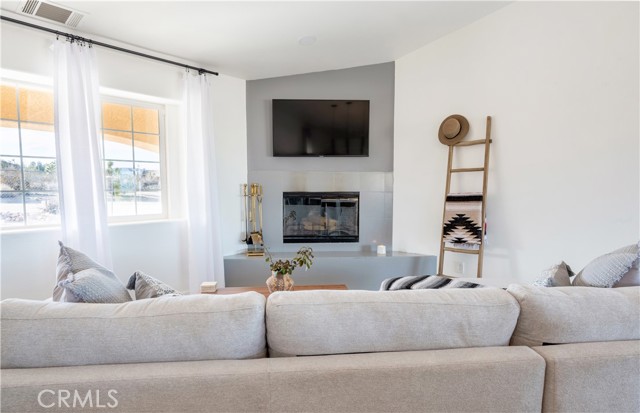 Detail Gallery Image 3 of 42 For 4975 Balsa Ave, Yucca Valley,  CA 92284 - 3 Beds | 2 Baths