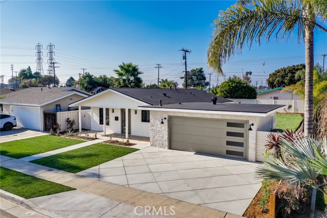 Detail Gallery Image 3 of 40 For 19111 Walleye Ln, Huntington Beach,  CA 92646 - 3 Beds | 2 Baths