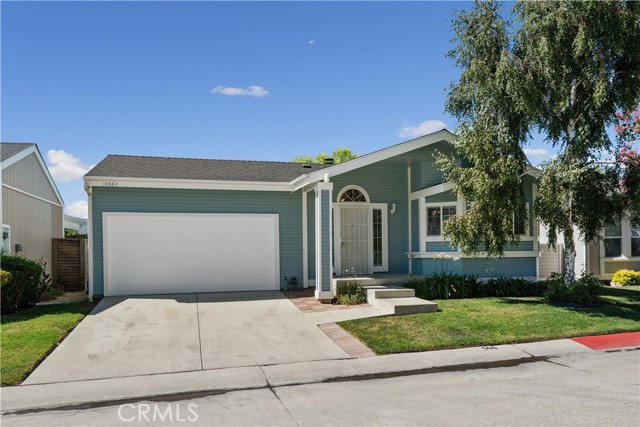 Detail Gallery Image 1 of 1 For 19842 Crestview Dr, Canyon Country,  CA 91351 - 3 Beds | 2 Baths