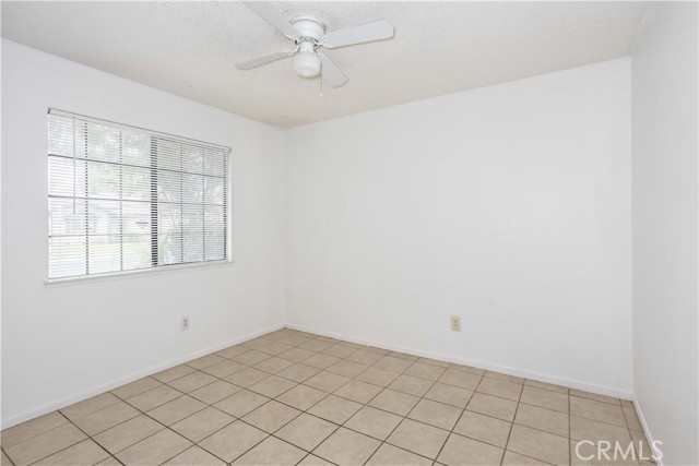 Detail Gallery Image 24 of 33 For 5905 Stone Bridge Ln, Bakersfield,  CA 93313 - 4 Beds | 2 Baths