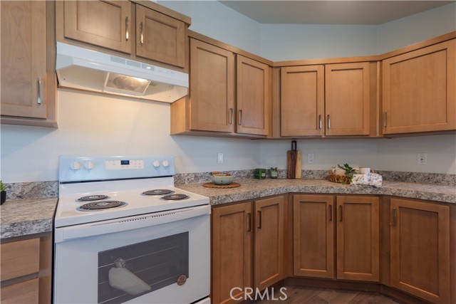 Detail Gallery Image 13 of 22 For 17457 Ranspot, Lake Elsinore,  CA 92530 - 3 Beds | 2 Baths