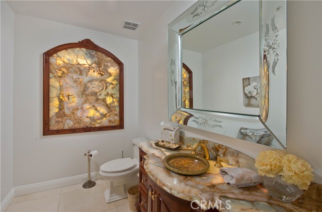 Detail Gallery Image 15 of 27 For 4407 Medley Pl, Encino,  CA 91316 - 6 Beds | 4/2 Baths