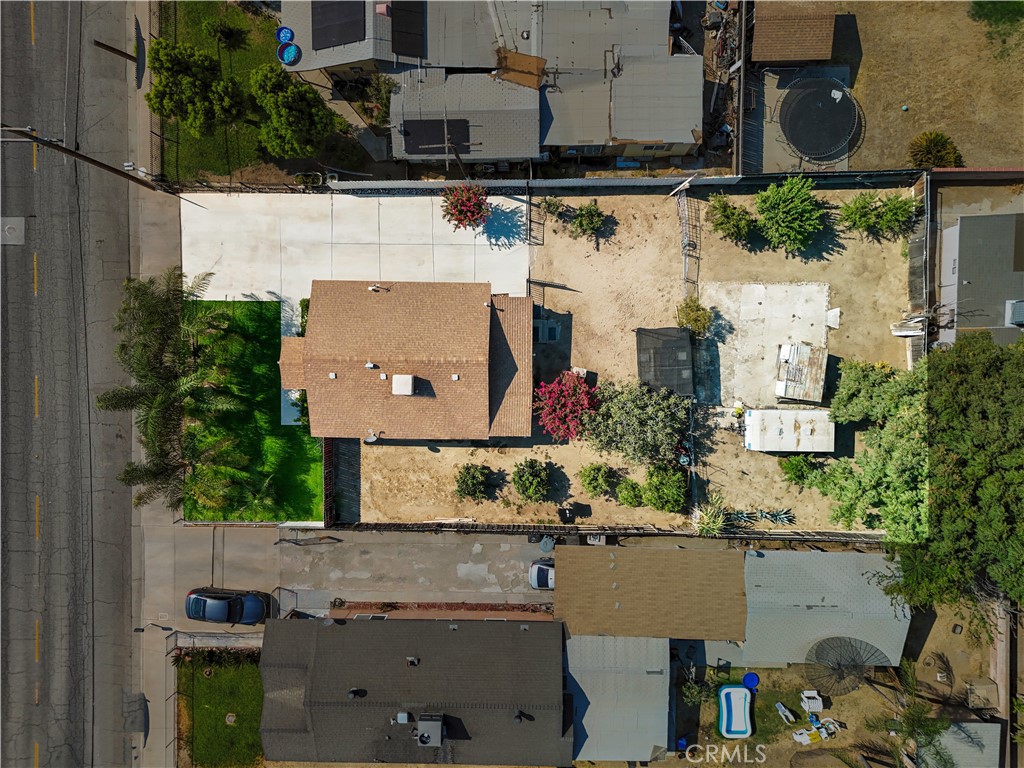 https://media.crmls.org/medias/865953e9-2f7e-4a10-aca4-945d328e2bdb.jpg?preset=X-Large