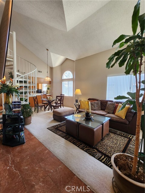 Detail Gallery Image 3 of 14 For 26901 Rainbow Glen Dr #642,  Canyon Country,  CA 91351 - 3 Beds | 2 Baths