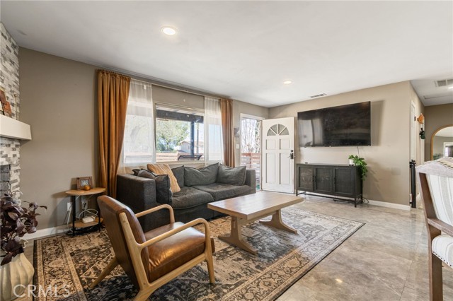 Detail Gallery Image 7 of 30 For 17909 Alder St, Hesperia,  CA 92345 - 3 Beds | 3 Baths