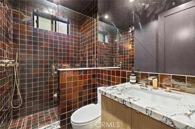 Detail Gallery Image 34 of 40 For 2212 Cliff Dr, Newport Beach,  CA 92663 - 5 Beds | 5/1 Baths