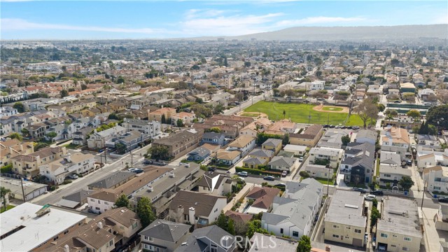Detail Gallery Image 31 of 34 For 2317 Carnegie Ln #B,  Redondo Beach,  CA 90278 - 3 Beds | 2/1 Baths