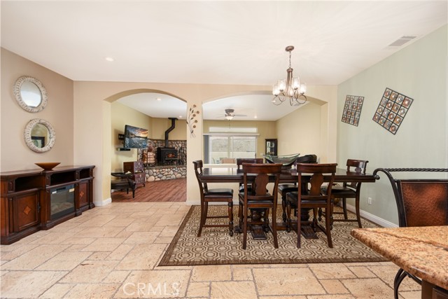 Detail Gallery Image 4 of 40 For 30938 Emperor, Canyon Lake,  CA 92587 - 4 Beds | 3 Baths