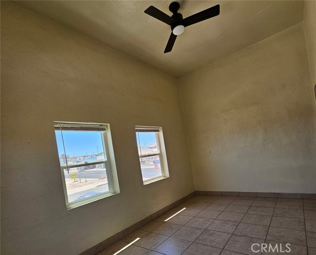 Detail Gallery Image 4 of 5 For 301 N 1st Ave #3,  Barstow,  CA 92311 - 0 Beds | 1 Baths