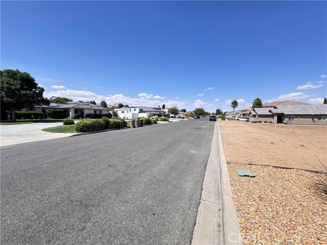 13145 Autumn Leaves Avenue, Victorville CA: https://media.crmls.org/medias/865d5b6e-2d8c-4360-a1f3-bb23af7623bc.jpg