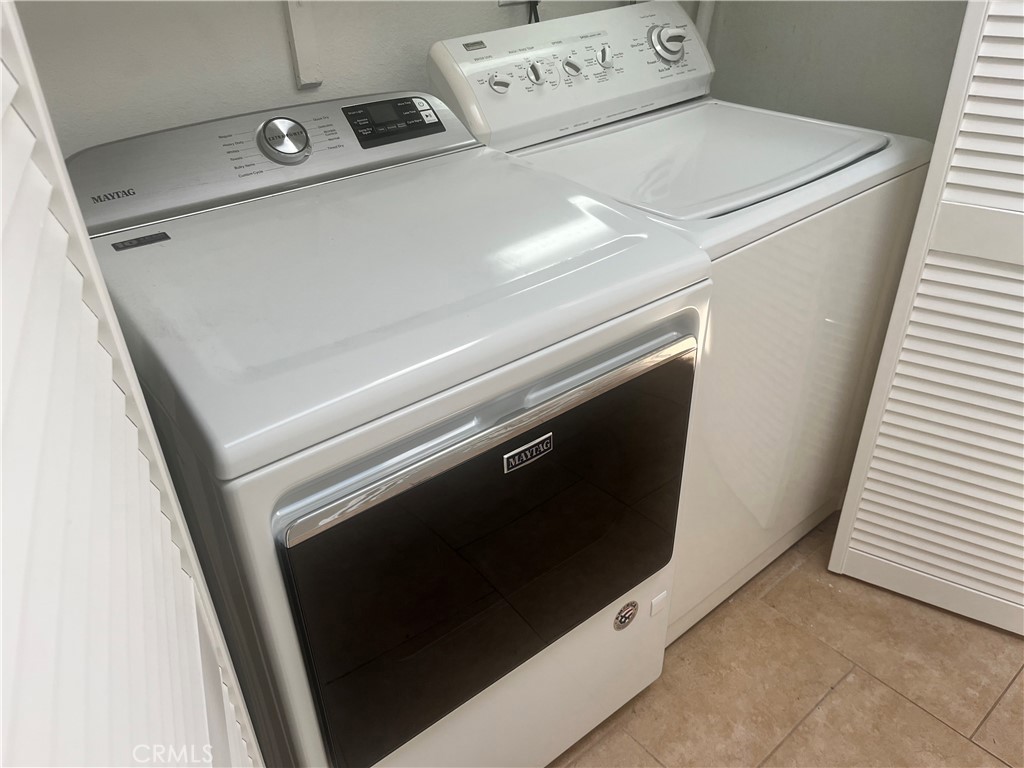 https://media.crmls.org/medias/865f3a9f-b571-47ab-bf3d-0762026c8c37.jpg?preset=X-Large