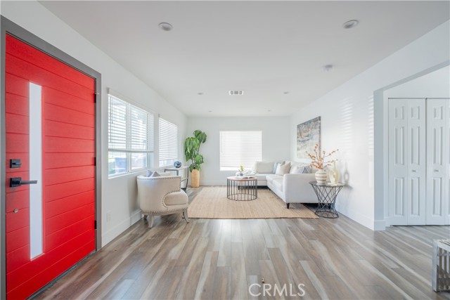 6436 Day Street, Tujunga CA: https://media.crmls.org/medias/865f672d-8a17-4aba-bea4-372e14c7a27f.jpg