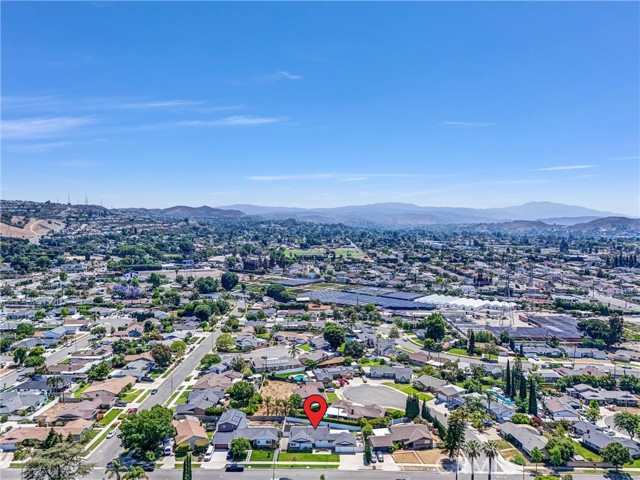 1947 N Sacramento Street, Orange CA: https://media.crmls.org/medias/86607999-1c03-4e1f-9742-04c14d723057.jpg