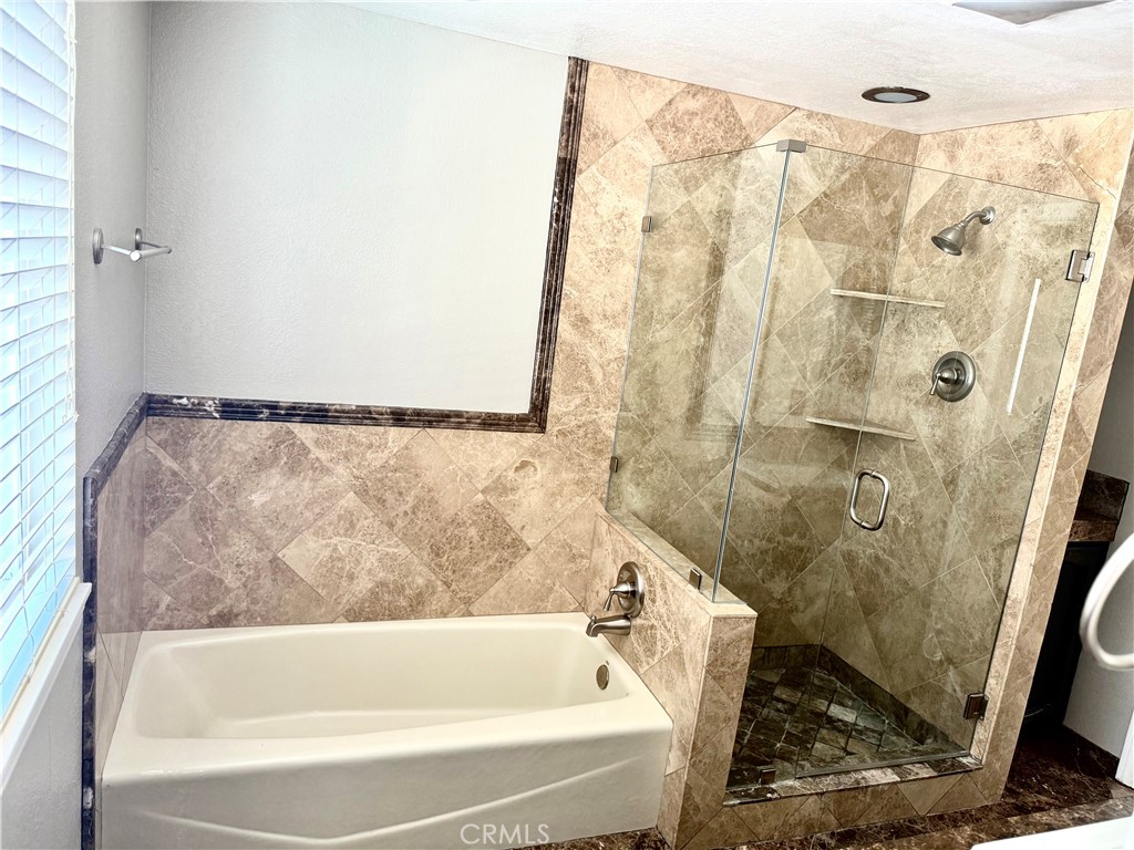 https://media.crmls.org/medias/86610ba8-9fa7-44e4-83ad-117856fe3819.jpg?preset=X-Large