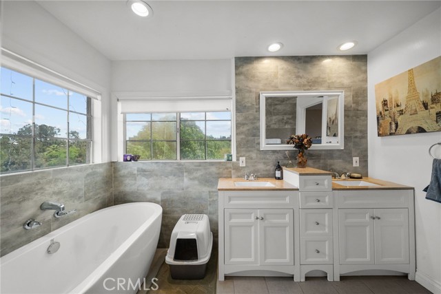 Detail Gallery Image 38 of 51 For 5156 Campo, Woodland Hills,  CA 91364 - 5 Beds | 4 Baths