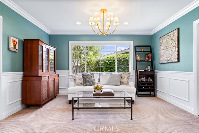 Detail Gallery Image 4 of 22 For 2618 N Louise St, Santa Ana,  CA 92706 - 3 Beds | 2/1 Baths