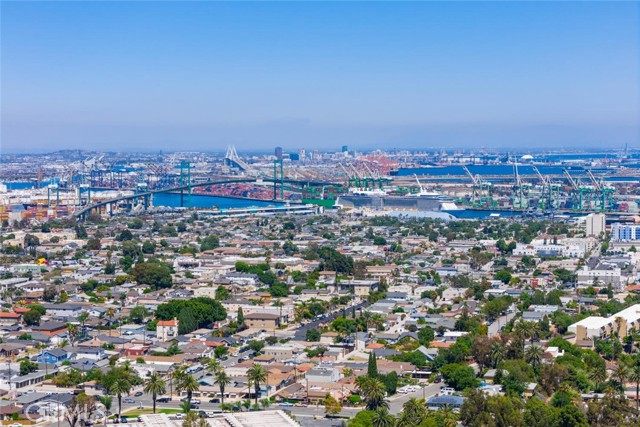 348 S Hamilton Avenue, San Pedro CA: https://media.crmls.org/medias/8661a85e-785b-4142-b9cd-40ffca39b5cf.jpg