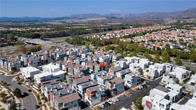 125 Allusion, Irvine CA: https://media.crmls.org/medias/8661e382-2ce7-40c7-b43b-4f9461b1e8d0.jpg
