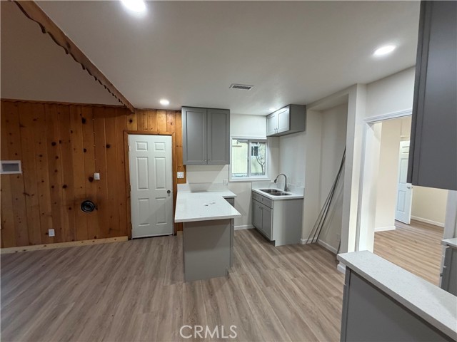 Detail Gallery Image 8 of 20 For 345 W Fairway, Big Bear City,  CA 92314 - 2 Beds | 1 Baths