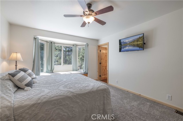 Detail Gallery Image 24 of 63 For 366 Mason Ln, Big Bear City,  CA 92314 - 5 Beds | 4/1 Baths