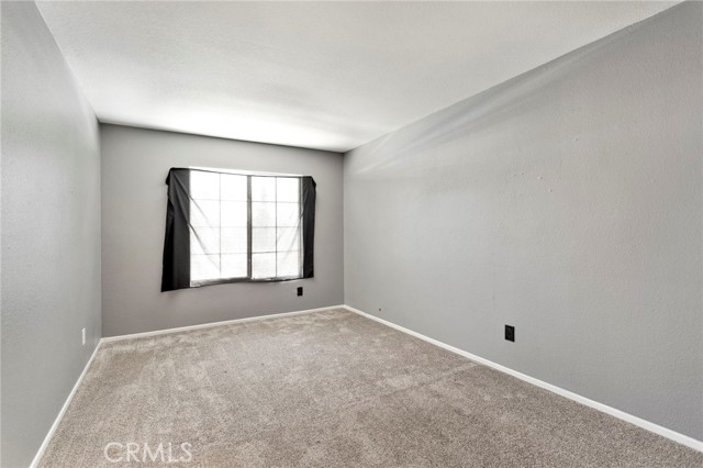 Detail Gallery Image 15 of 38 For 15192 Amber Way, Adelanto,  CA 92301 - 5 Beds | 3 Baths