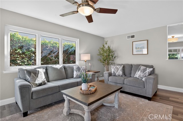 Detail Gallery Image 6 of 37 For 1610 E 20th St, Santa Ana,  CA 92705 - 3 Beds | 2 Baths