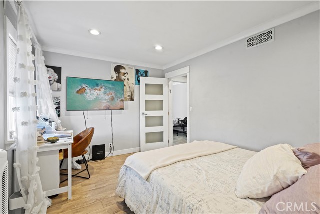 5960 Wilksinon Ave, North Hollywood CA: https://media.crmls.org/medias/8665a655-7664-4e10-865e-ddfe54dcf0fe.jpg