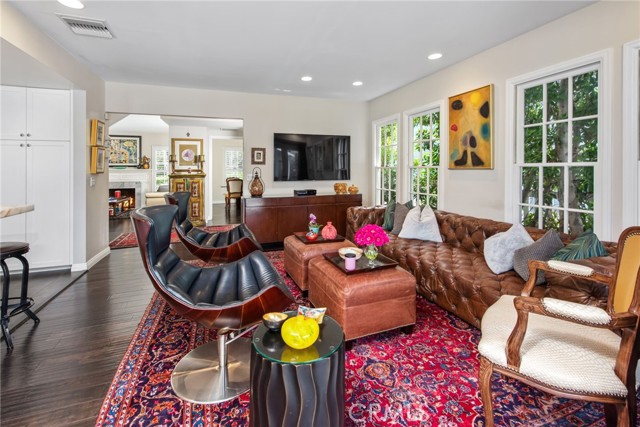 4323 Laurelgrove Avenue, Studio City CA: https://media.crmls.org/medias/8665c3ba-7907-4de4-8765-e3a4b4f45a5a.jpg