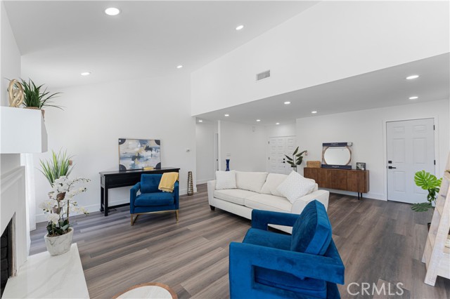 12202 Silva Place, Cerritos CA: https://media.crmls.org/medias/86670094-0d41-48e2-a4c9-3a85324578b7.jpg