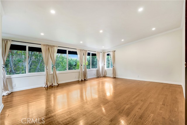 816 S Longwood, Los Angeles CA: https://media.crmls.org/medias/866782ce-a29a-4fa8-868a-3282cc2cc885.jpg