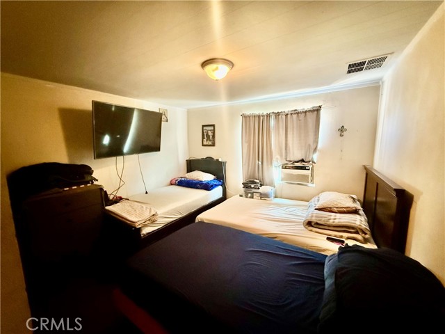 12700 Elliott Avenue, El Monte CA: https://media.crmls.org/medias/8667a697-5742-4a5d-a10c-d07f1ba945ca.jpg