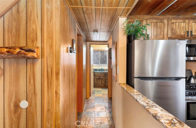 Detail Gallery Image 27 of 37 For 508 Waynoka Lane, Big Bear Lake,  CA 92315 - 3 Beds | 2 Baths