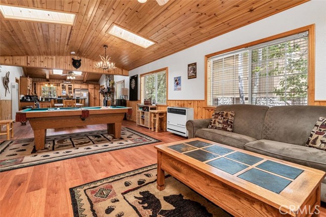 Detail Gallery Image 13 of 34 For 40356 Cliff Ln, Big Bear Lake,  CA 92315 - 2 Beds | 2 Baths