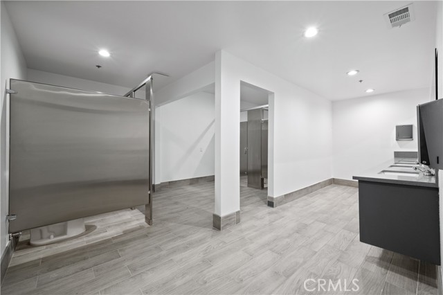 800 E Dyer Road, Santa Ana, California 92705, ,Commercial Lease,For Rent,800 E Dyer Road,CRDW25027821
