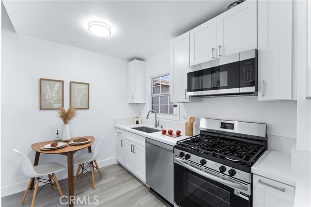 765 Loma Avenue, Long Beach CA: https://media.crmls.org/medias/866a1d64-9bc0-4528-ba30-ef661919da9e.jpg