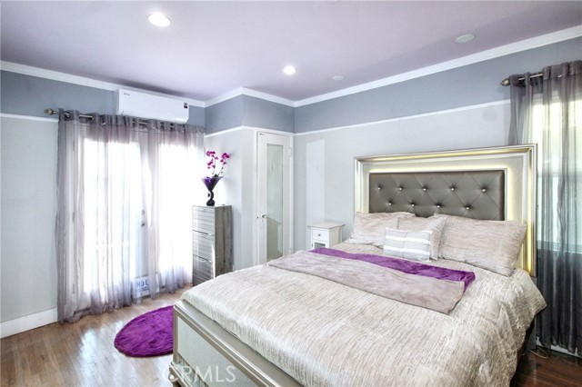 207 Santa Ana Avenue, Long Beach CA: https://media.crmls.org/medias/866a9e25-8afb-4bba-b675-f73dfdc951ba.jpg