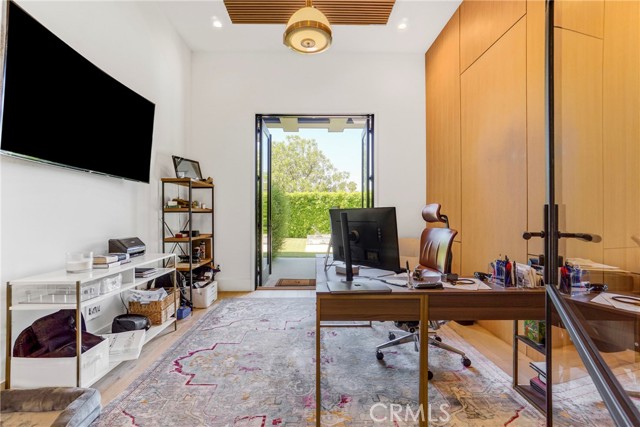 4961 Edgerton Avenue, Encino CA: https://media.crmls.org/medias/866aabce-5521-43d8-bf78-d36da8c4e6c6.jpg