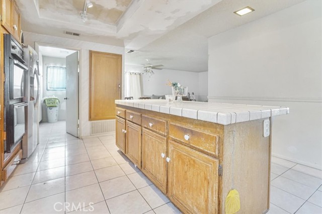 1991 Wren Avenue, Corona CA: https://media.crmls.org/medias/866b4fbf-83e2-4d6c-b5c7-b24256592536.jpg