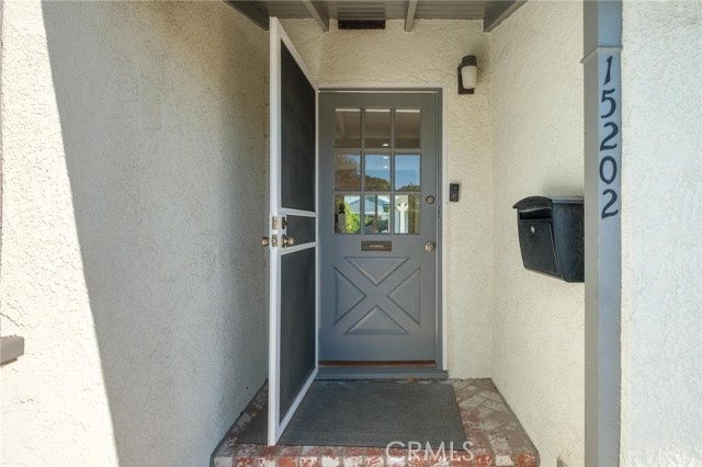 Detail Gallery Image 4 of 44 For 15202 Florwood Ave, Lawndale,  CA 90260 - 5 Beds | 3 Baths