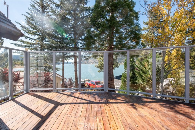 Detail Gallery Image 11 of 49 For 39451 Lake Dr, Big Bear Lake,  CA 92315 - 4 Beds | 3 Baths