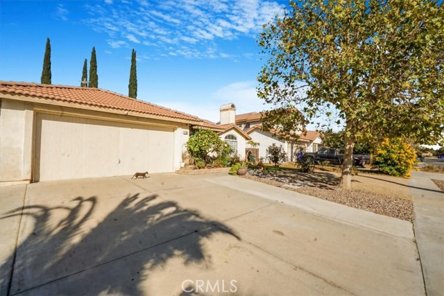 Detail Gallery Image 3 of 17 For 17782 Sandhurst Ave, Fontana,  CA 92336 - 3 Beds | 2 Baths