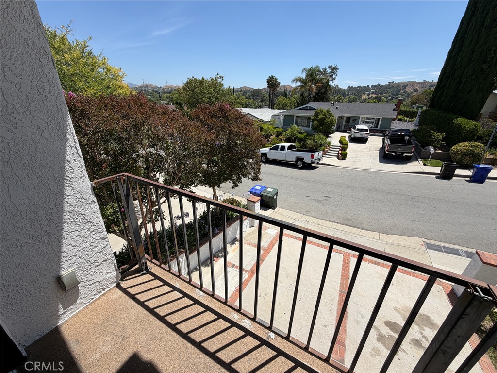 https://media.crmls.org/medias/866c0000-ef15-4d46-9b3d-40c2dee0205e.jpg?preset=X-Large