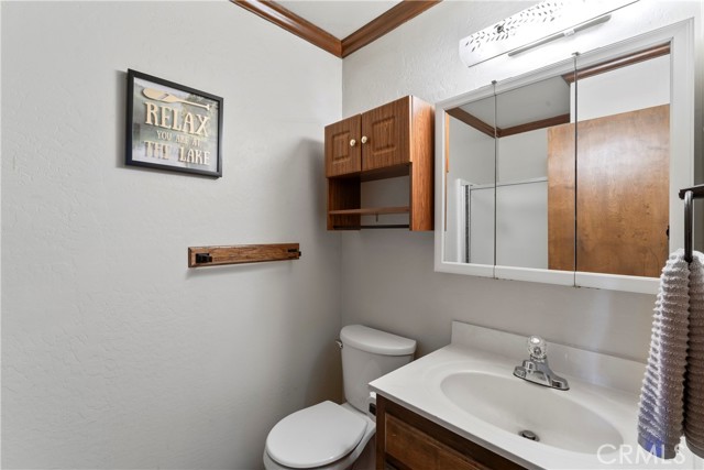 Detail Gallery Image 10 of 36 For 26270 Thunderbird Dr, Lake Arrowhead,  CA 92352 - 3 Beds | 2 Baths