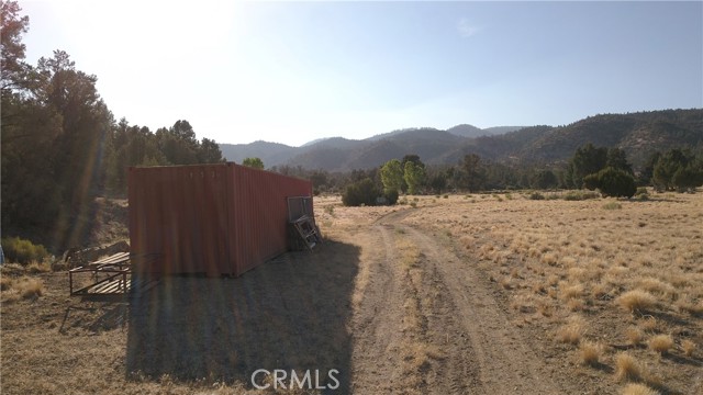 16469 Curtis Trail, Frazier Park CA: https://media.crmls.org/medias/866c75e8-197d-4aa7-b067-6d0797ace95d.jpg