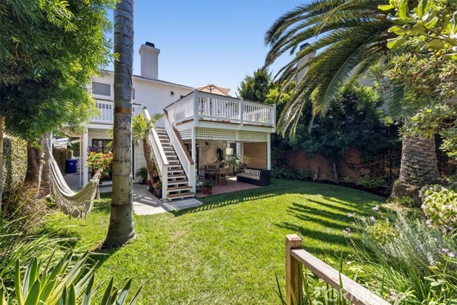 593 26th Street, Manhattan Beach, California 90266, 3 Bedrooms Bedrooms, ,2 BathroomsBathrooms,Residential,Sold,26th,SB22189948